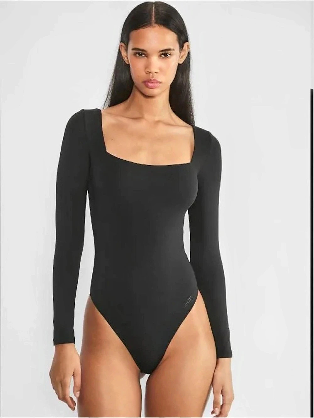 Aritzia| ‘Original Contour’ Square Neck Bodysuit